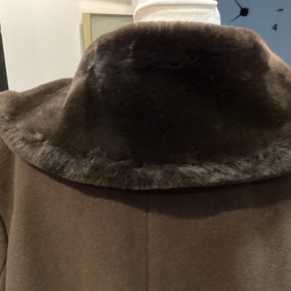 Herman Kay women’s long BROWN. 75% wool coat with details size 18/20 - Picture 5 of 9